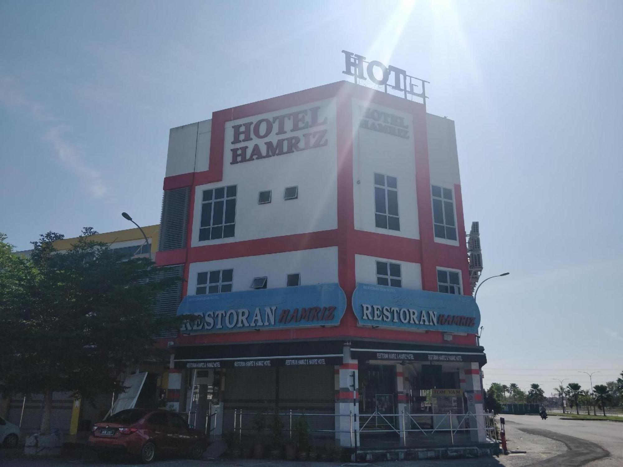 Oyo 90995 Hotel Nk Impian Seri Iskandar Esterno foto