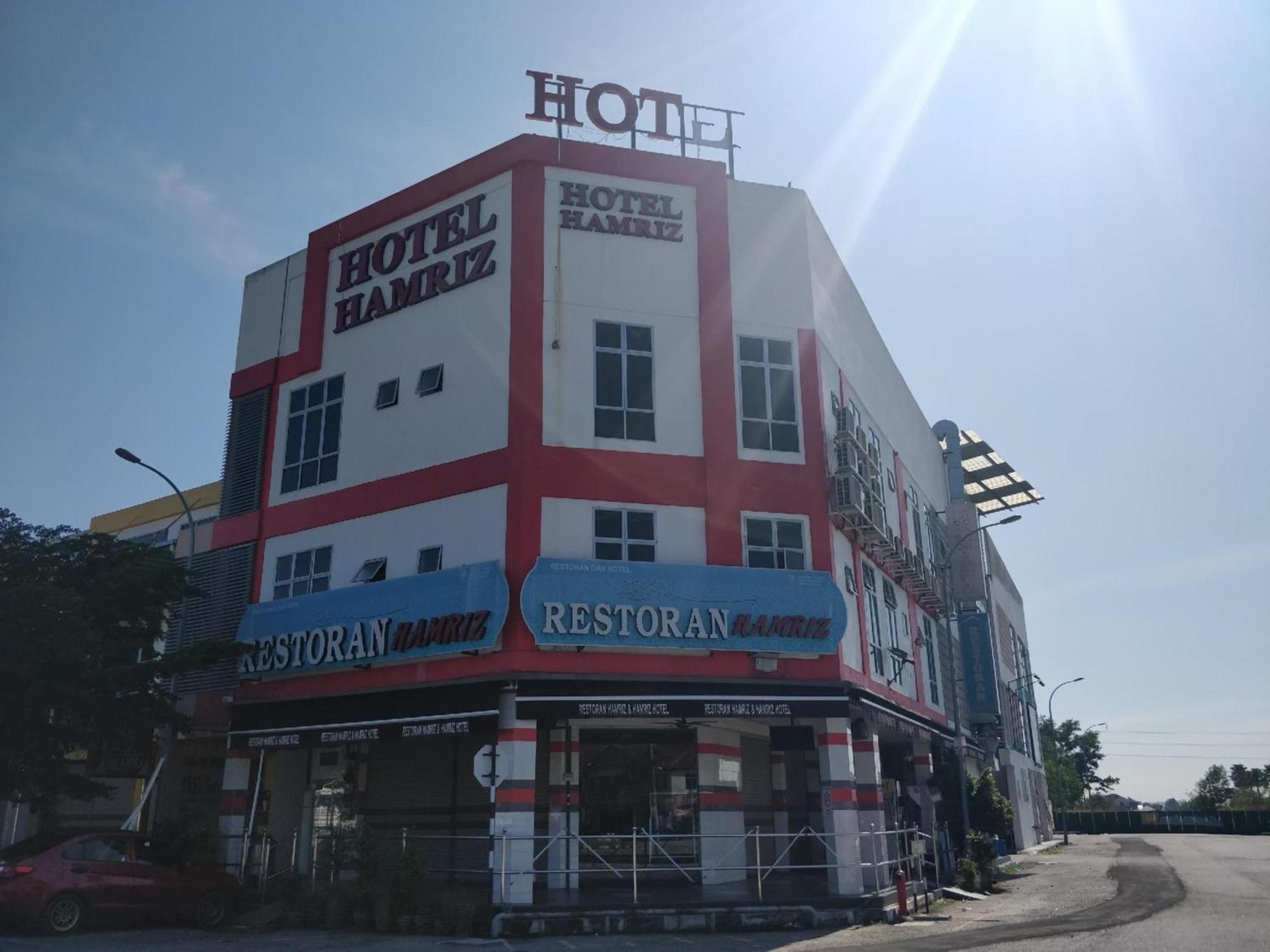 Oyo 90995 Hotel Nk Impian Seri Iskandar Esterno foto
